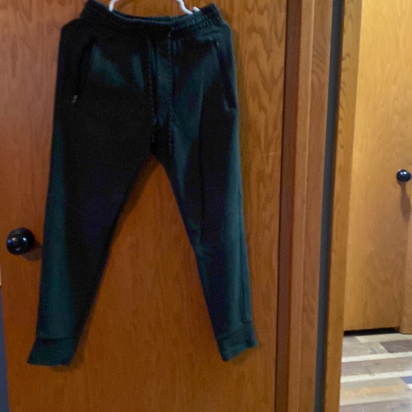 American Eagle Joggers - Picture 1 of 4